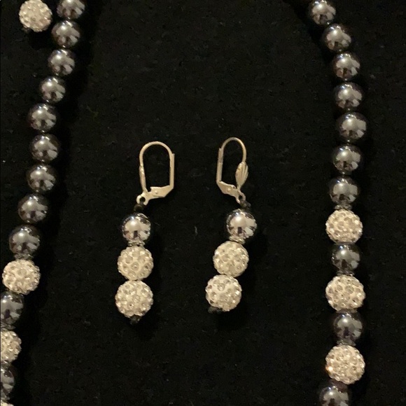 Necklace, two bracelets and earring set. - Picture 5 of 6